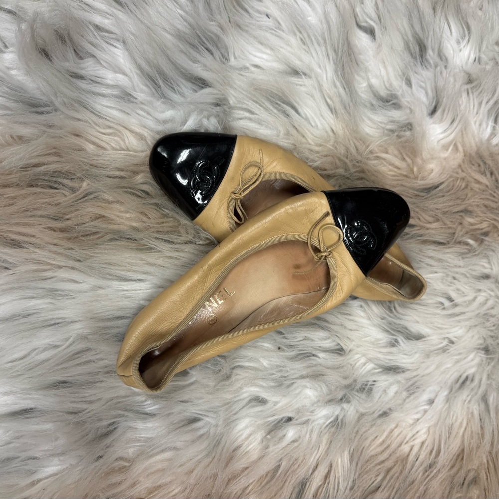 Vintage Chanel Lambskin flats